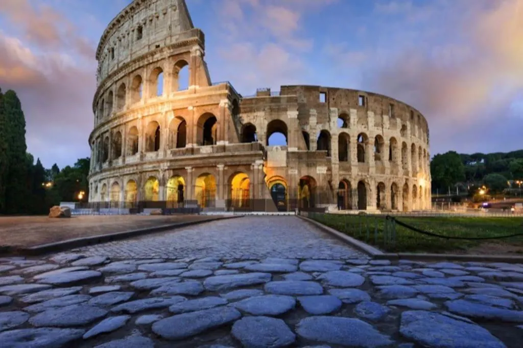 Best Authentic Apartment Monti 5 Mins From Colosseum