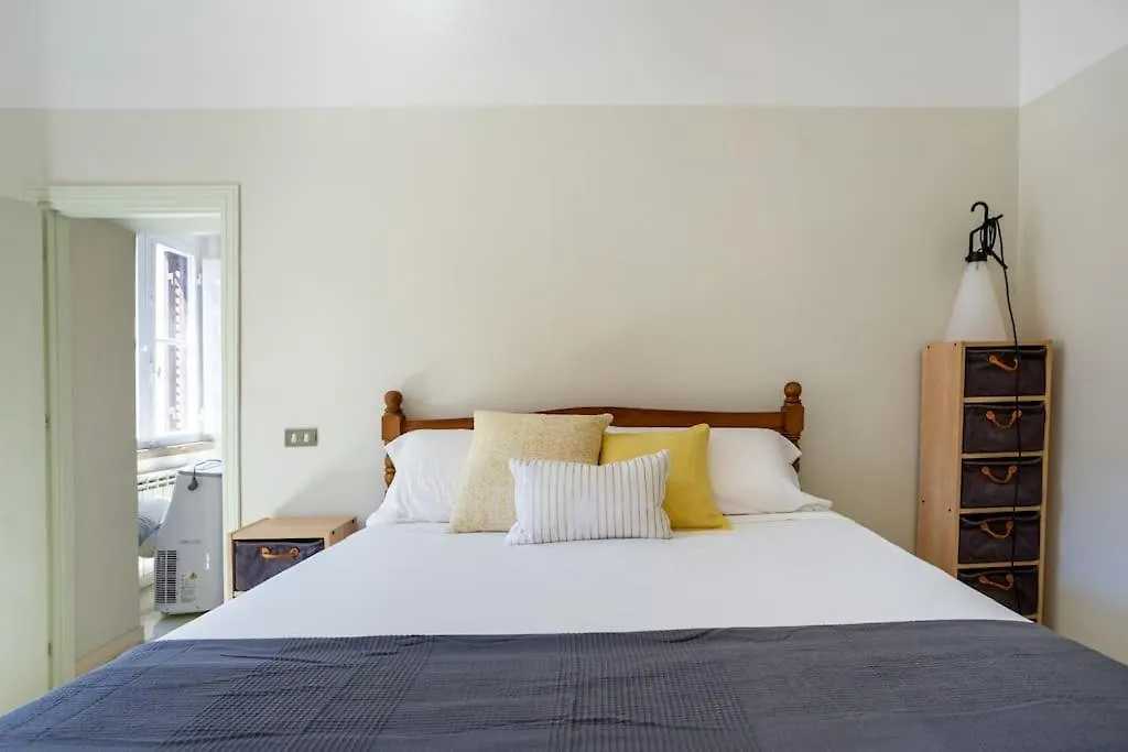 Best Authentic Apartment Monti 5 Mins From Colosseum 0*, Rome